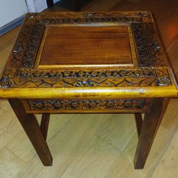 Vintage Carved wood Side accent Table/Plant Holder 