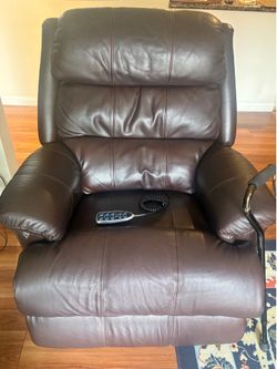 Wow Like New 😜😳👀🤩⭐️✨ power recliner chair