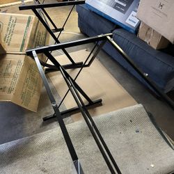 A Cubi Cubi Computer Desk