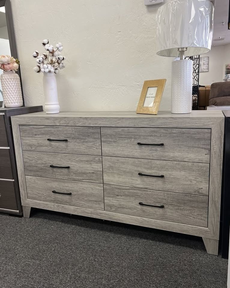 New 6 Drawer Dresser New In Box