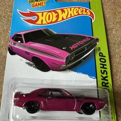 Hotwheels 71 Dodge Challenger 