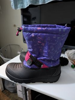Size 5 Youth Snow boots Winter ❄️ ☃️ Rain🌧️☔