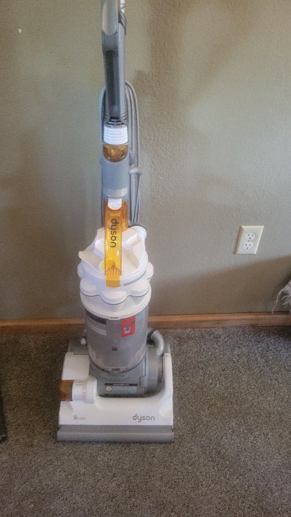 Dyson Upright Vacuum 