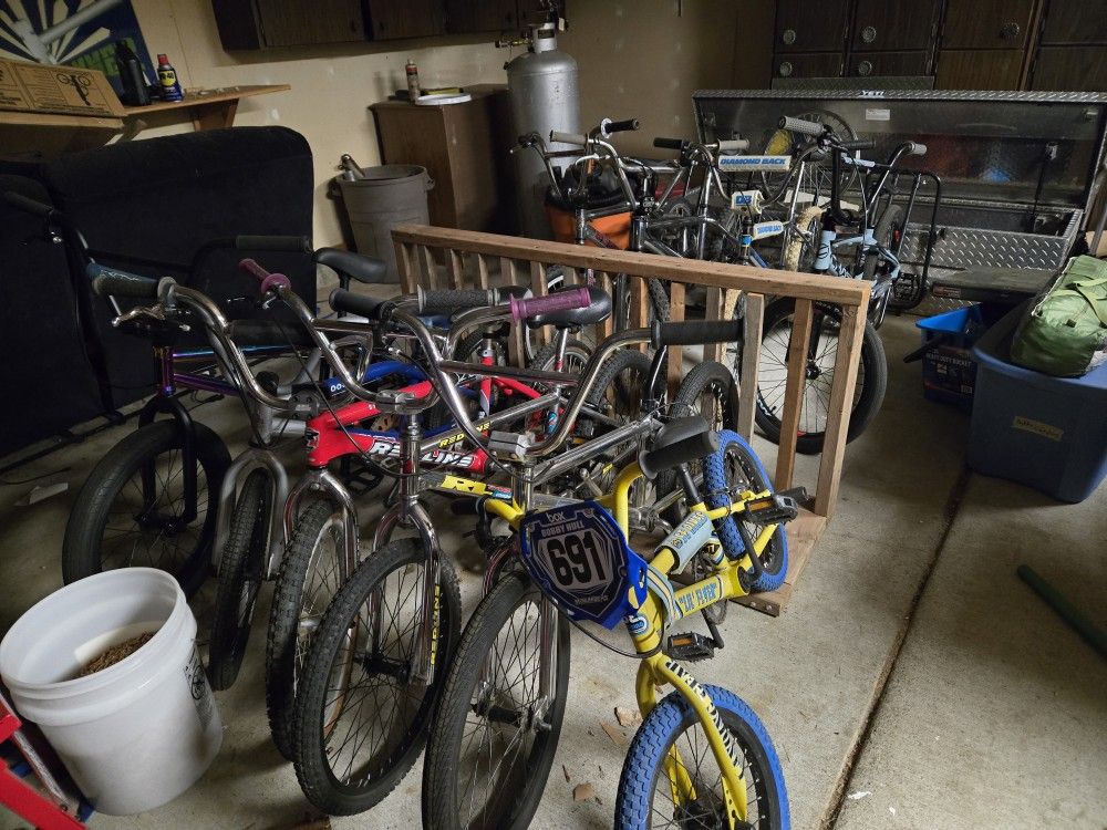 Bmx Bikes Time To Thin The Hurd! 200 A Piece Firm. Im Loosing Money But Want Gone!!