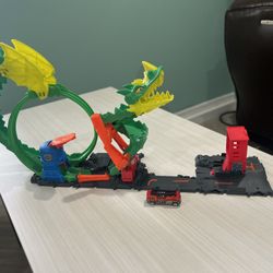 Hot Wheels Dragon Track 