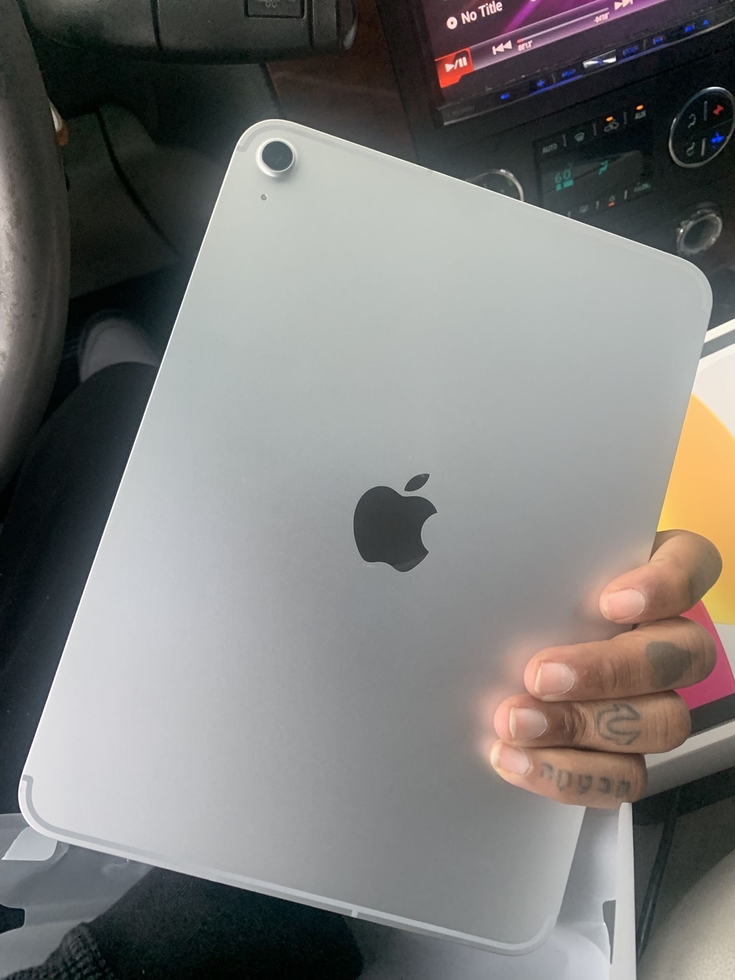 iPad A16 W/ Cellular