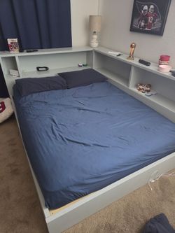 Full size bed