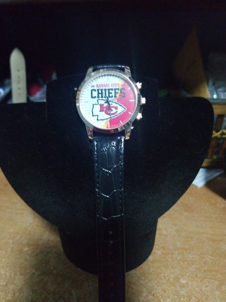 Kansas City Chiefs Water Resistant Watch With Black Leather Band
