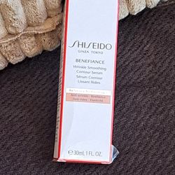 NEW SHISEIDO  WRINKLE SMOOTHING SERUM 25$