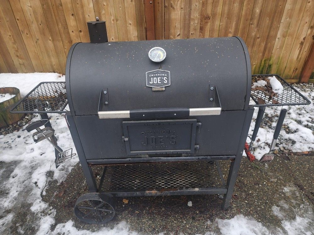 Oklahoma Joe's Charcoal Grill