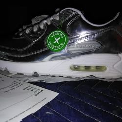 Nike Air maxes