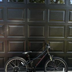 Specialized Hotrock Mountain Kids Bike 24”