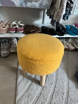 Storage foot stool