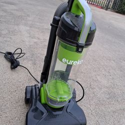 Eureka Bagless Upright Vacuum, Airspeed, Ultra Lightweight & Compact Design NEU100/ New / No handle