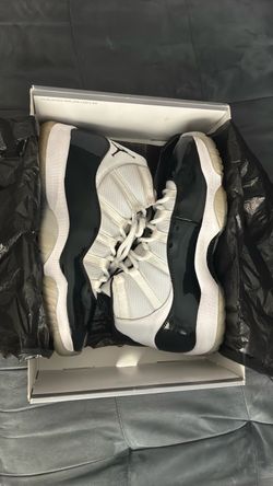 Air Jordan 11 Retro Concord Sneakers