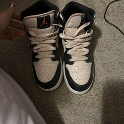 Jordan Mids 