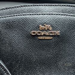 LIKE KNEW BLACK LEATHER COACH PURSEH