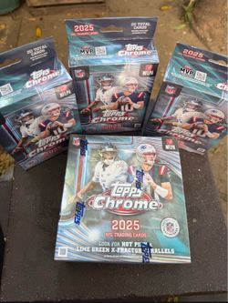 2025 NFL Topps Chrome Football Trading Cards