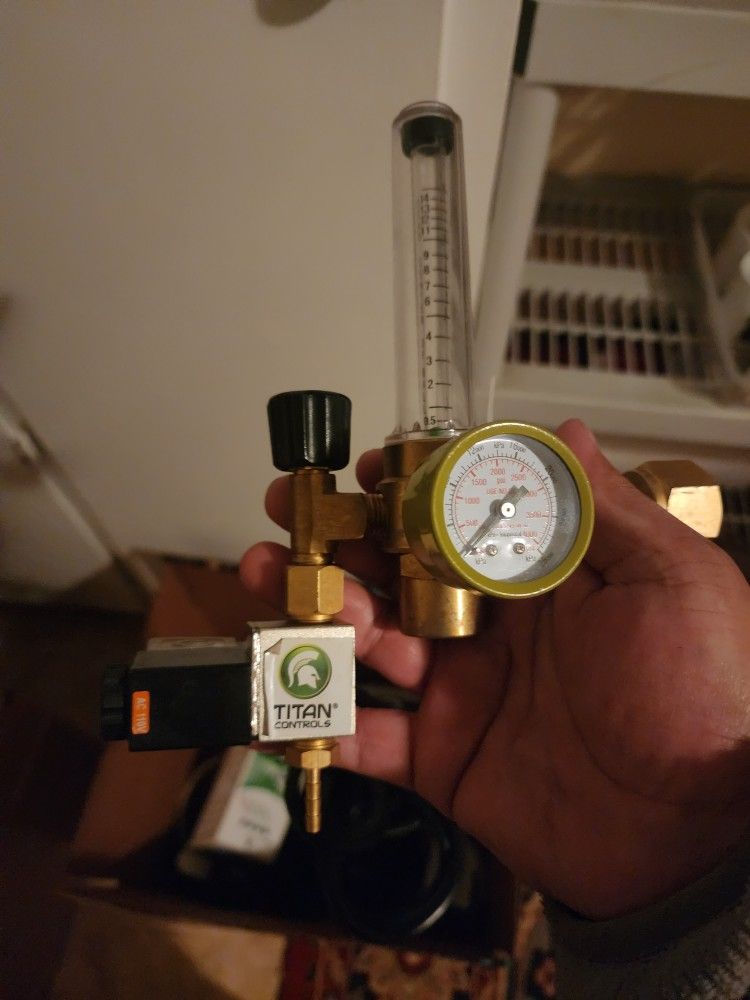 Titan Co2 Regulator