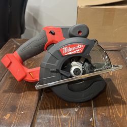 Milwaukee M18 Fuel 5 3/8 Metal Circular Saw