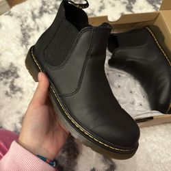 Dr Marten Chelsea Boot Size 5 