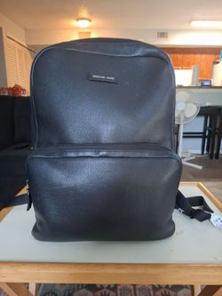 Michael Kors Back Pack Black light scratches