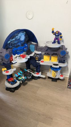 Imaginext Batman cave