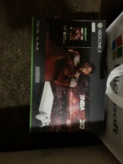 XBOX ONE X 1TB 2k20 BUNDLE