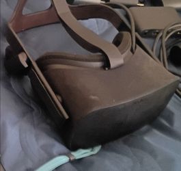 standalone original Oculus Rift (CV1) PC VR headset.