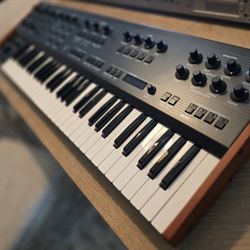 Behringer UB-Xa 16 Voice Polyphonic Synthesizer
