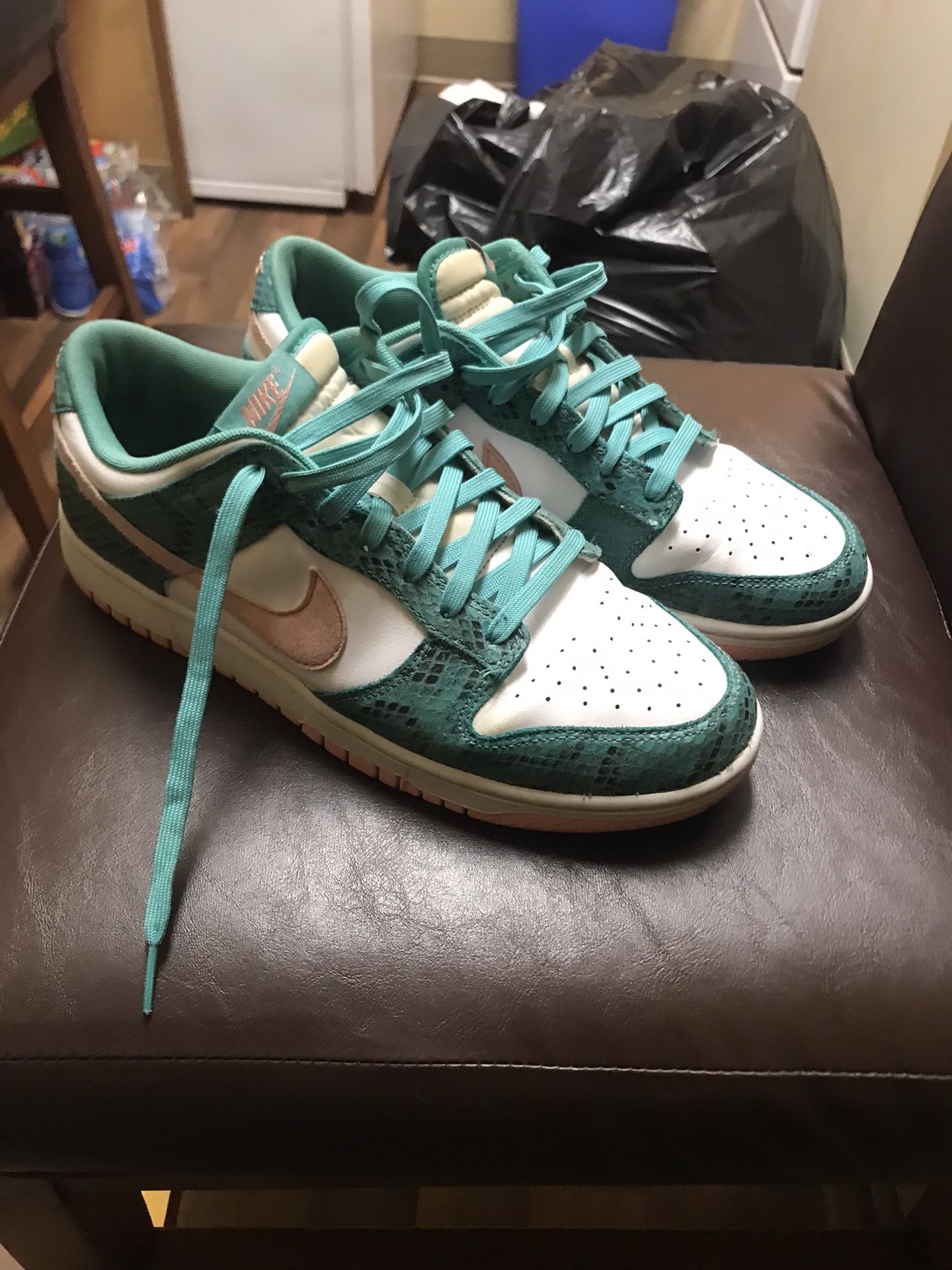Nike Dunks Low Snakeskin Peach