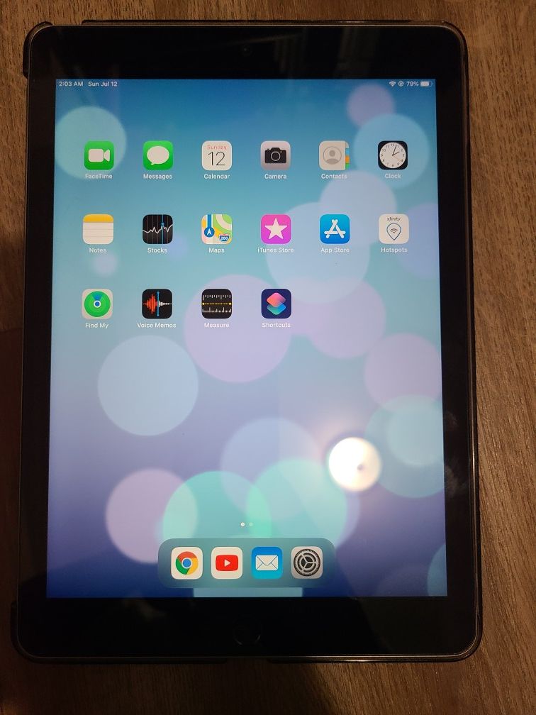 6th generation iPad 32 GB with Logitech Apple pen