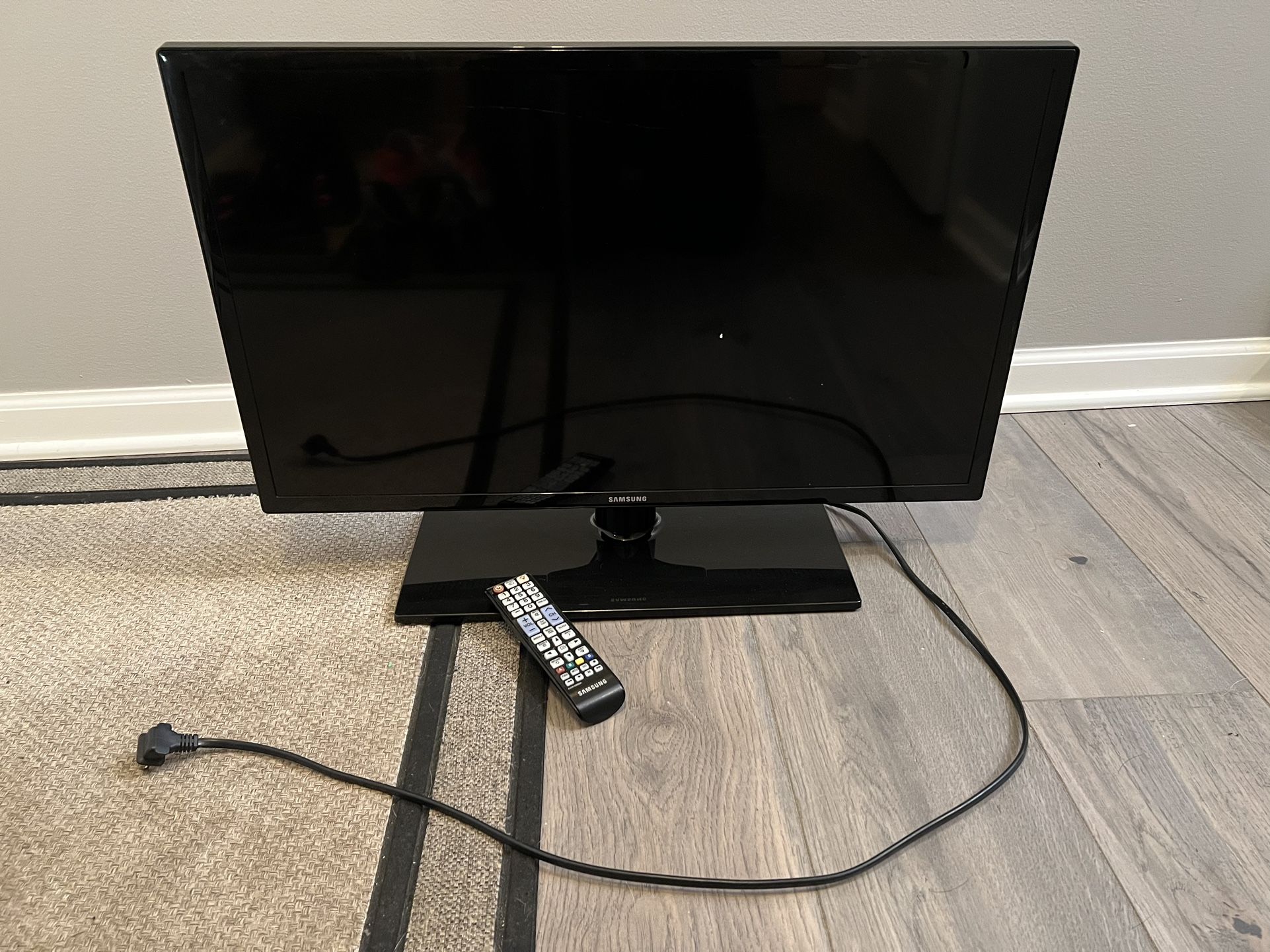 Samsung Small Flatscreen TV UN29F4000