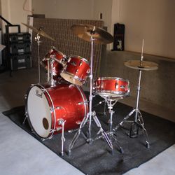 Pearl Drum Set w / Extra Accessories - Barely Used!