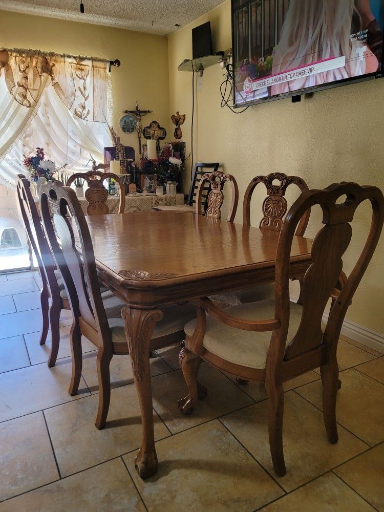 Table  End 6 Chairs 
