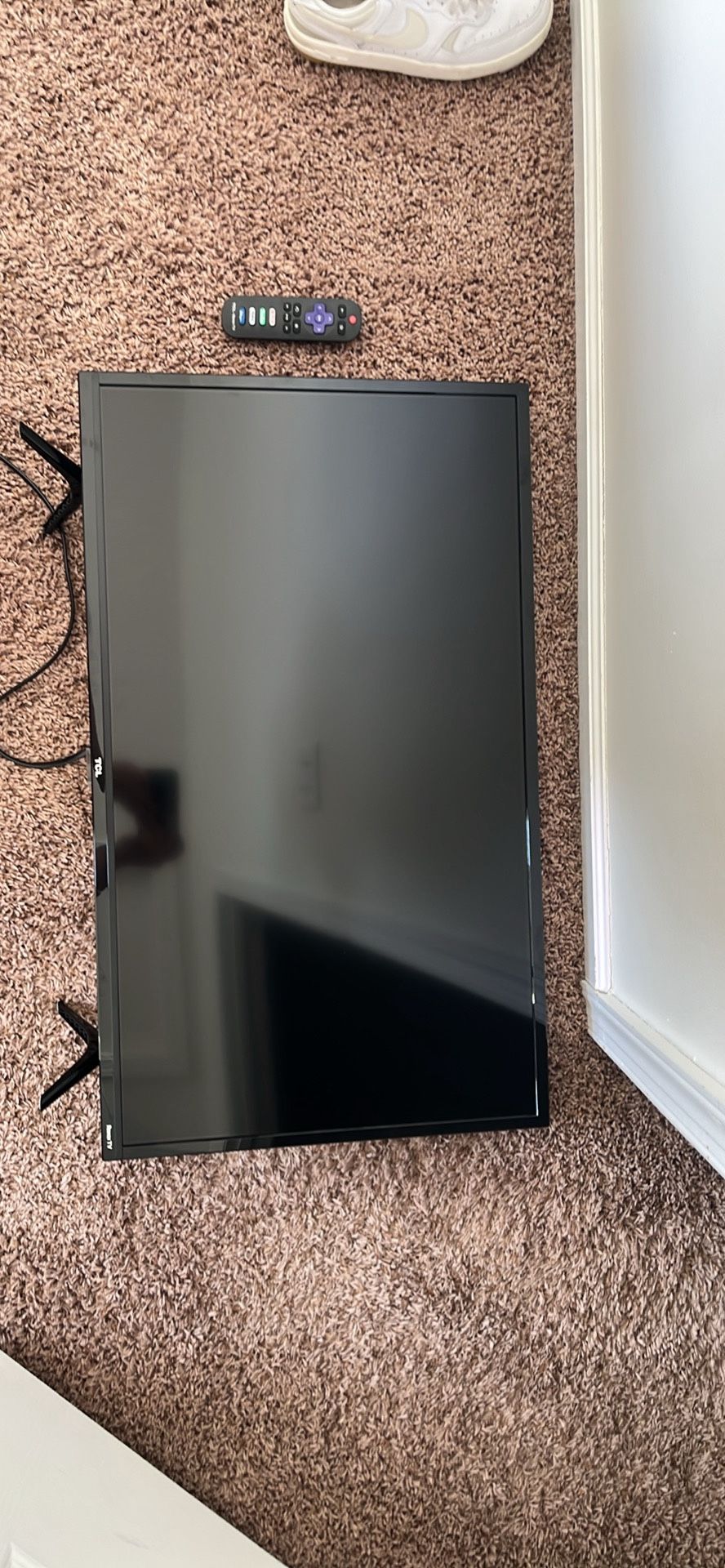 TLC Roku Smart TV 32”
