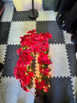New pre-lit artificial Christmas poinsettia garland