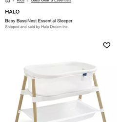 NEW HALO BASSINEST ESSENTIAL SLEEPER NEVER USED