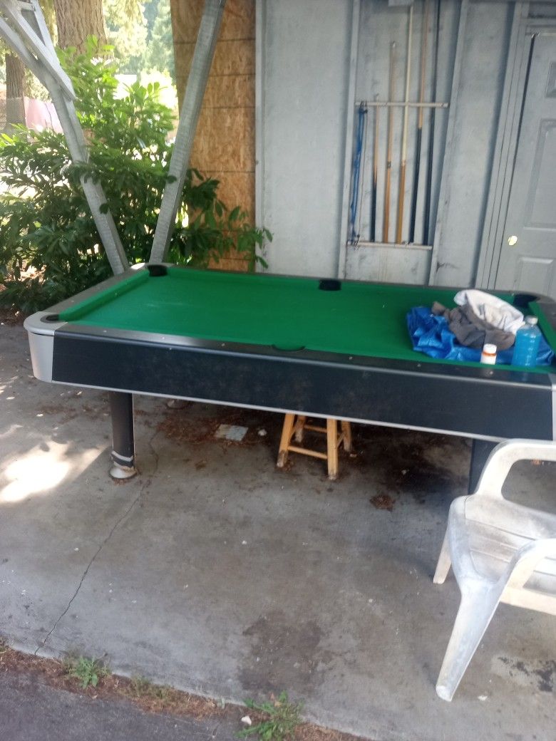 Normal Pool Table
