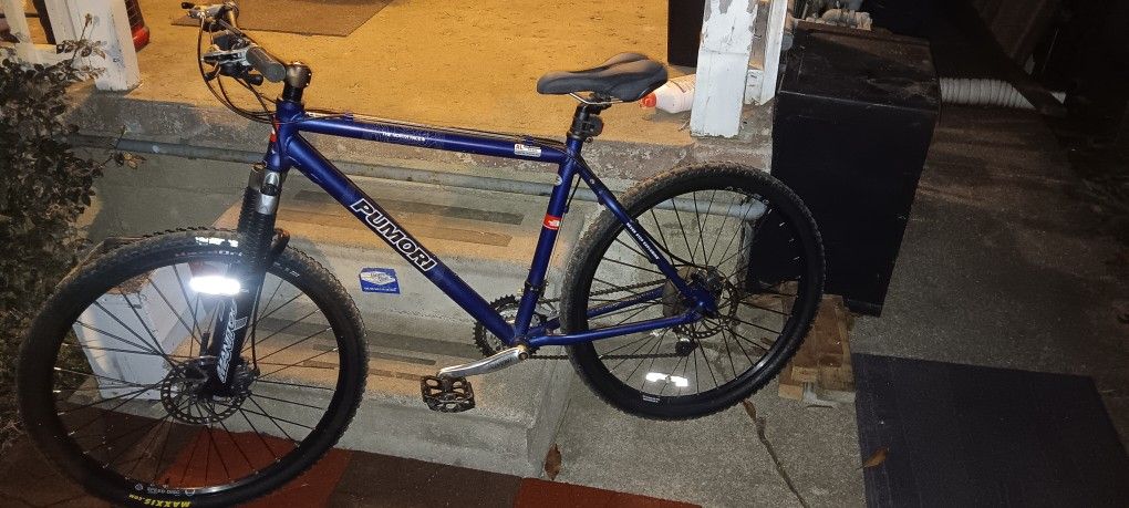 North Face Pumori North Face Mountain Bike 27 Speeds & Disc Brakes