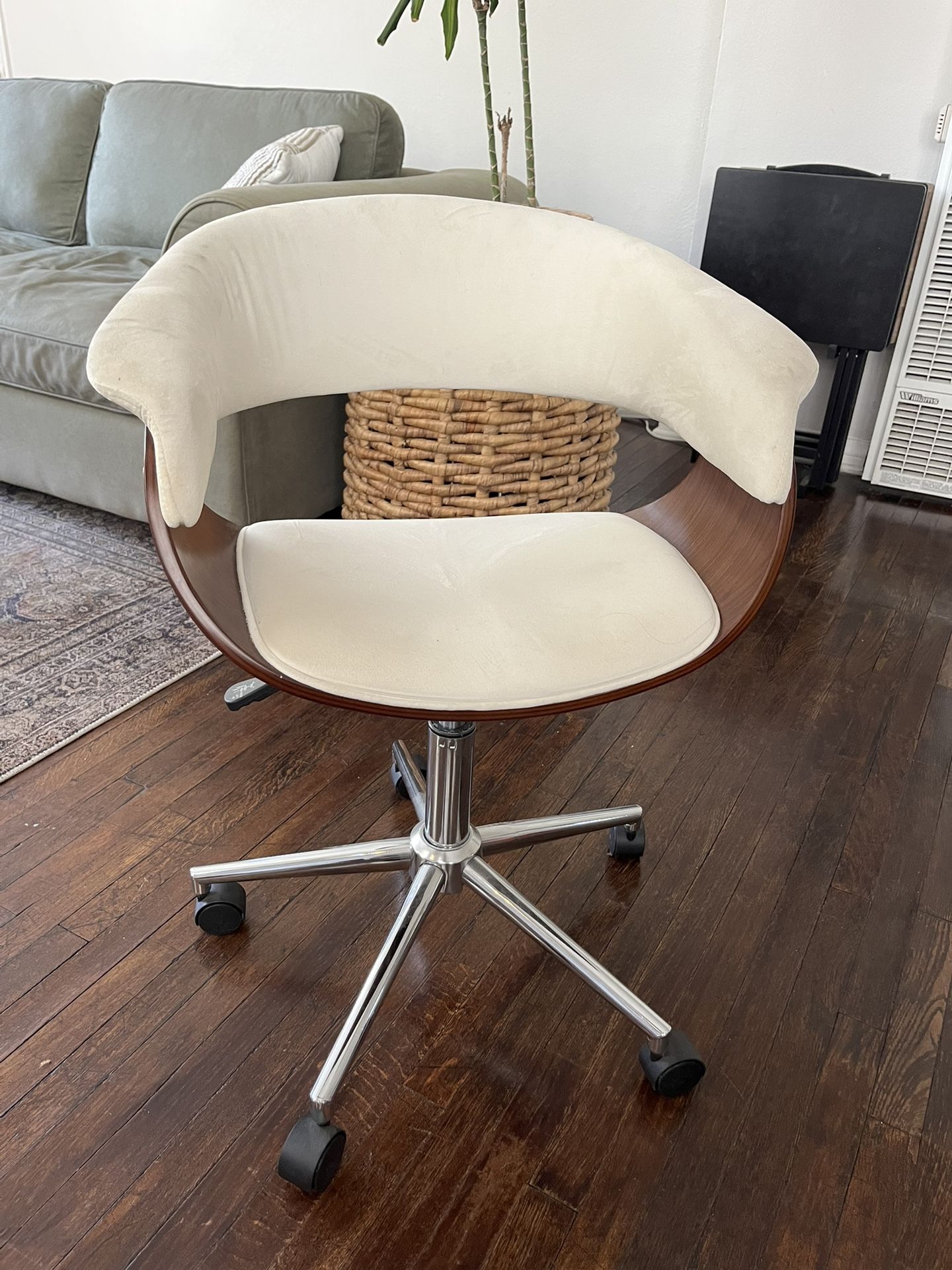 Cream Swivel Office Chair