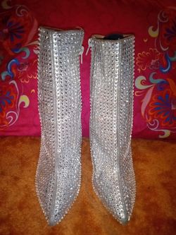 Steve Madden Wifey Boots , Mint condition-"8"Gently used in Seattle, WA - OfferUp