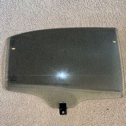 Mercedes Benz S550 Rear Passenger Side Window Glass