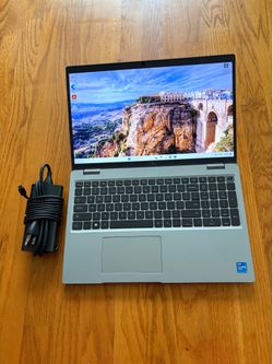 15.6 inches Dell Precision 3560 Laptop Win11 Pro i5 1135G7 4-Cores @2.6Ghz RAM 32Gb SSD 512Gb Microsoft Office  - Firmed Price - Work Great - No Issue