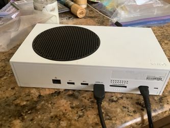 XBOX S SERIES 3 CONTROLLERS WITH HEAD SET