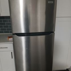 MATCHING KITCHEN APPLIANCES SET