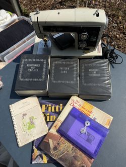 Vintage Kenmore 1500 Sewing Machine With Attachments 