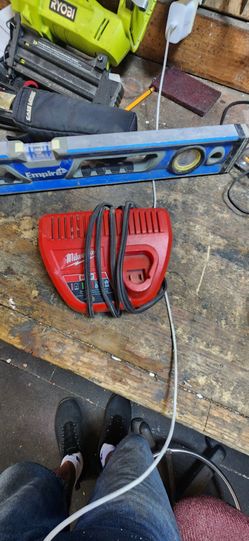 Milwaukee battery charger