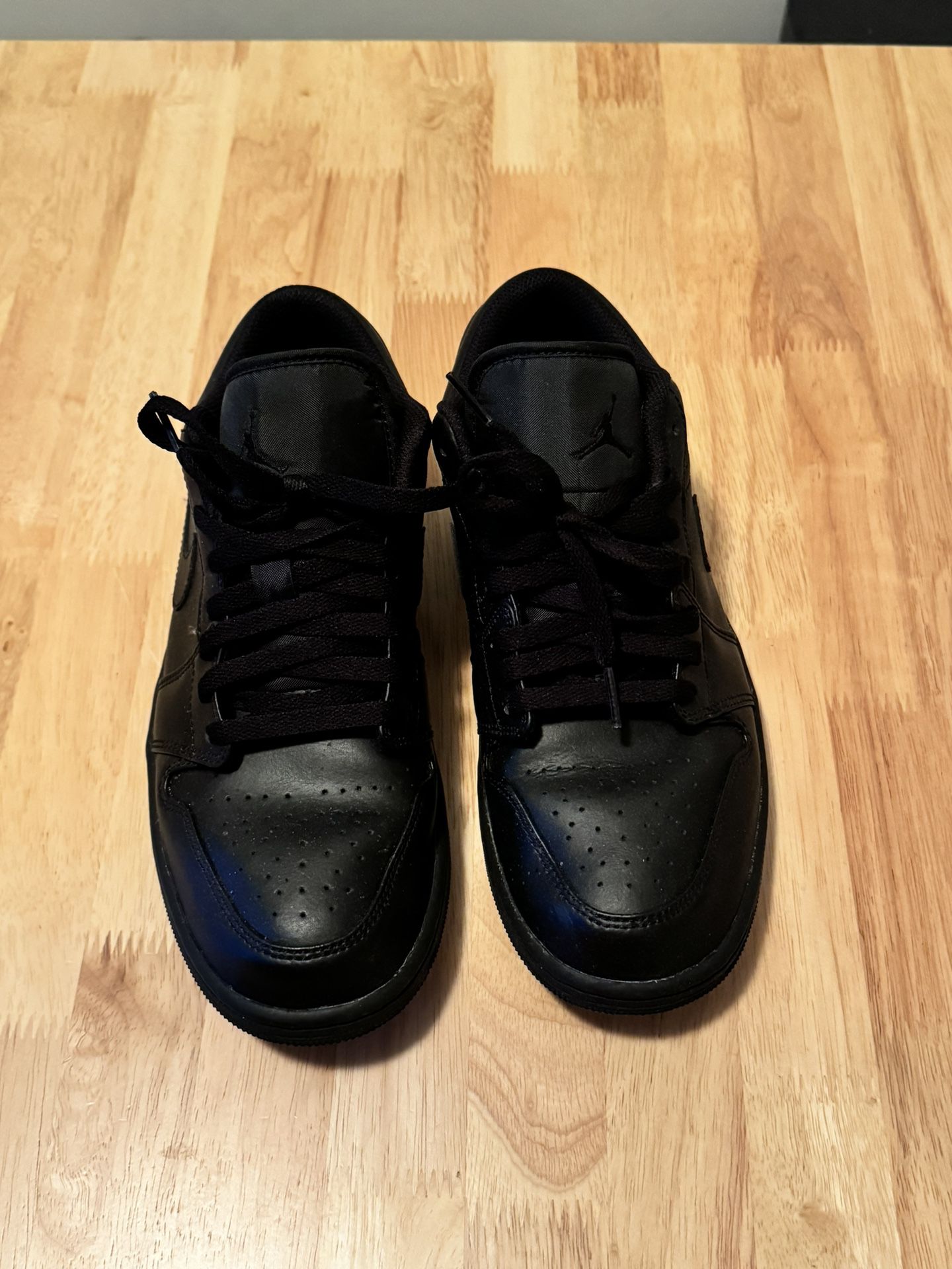 Jordan 1s Low Black Size 9.5 