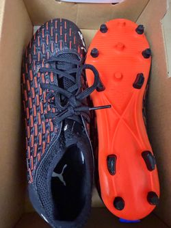 PUMA CLEATS